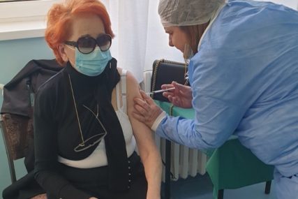Borba protiv korona virusa: U Gacku počela vakcinacija  građana starijih od 65 godina