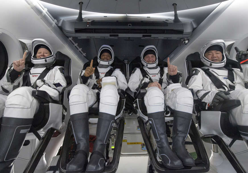 BEZBJEDAN POVRATAK Četvoro astronauta ponovo na Zemlji nakon rekordno duge misije (VIDEO)