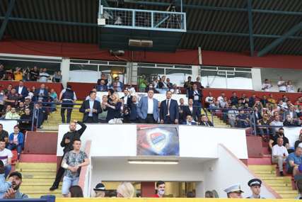I oni su došli da bodre FK Borac: Cvijanovićeva i Dodik na Gradskom stadionu (FOTO)