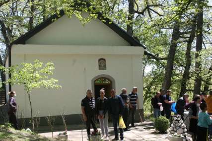 Za ovo mjesto se vežu mnoga vjerovanja: Crkva Svete Petke izvor života u Odevcu