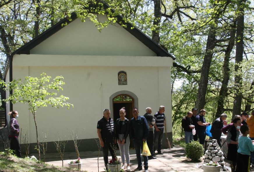Za ovo mjesto se vežu mnoga vjerovanja: Crkva Svete Petke izvor života u Odevcu
