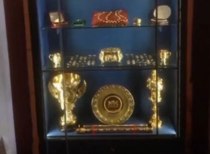 Ukradeno blago vrijedno milion funti: Zlatne brojanice nekadašnje kraljice ukradene iz zamka (FOTO, VIDEO)