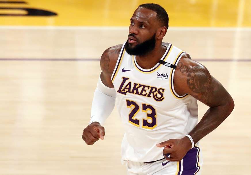 SJAJAN MEČ Lebron odveo Lejkerse u plej of, Golden Stejt i Memfis za posljednju kartu (VIDEO)