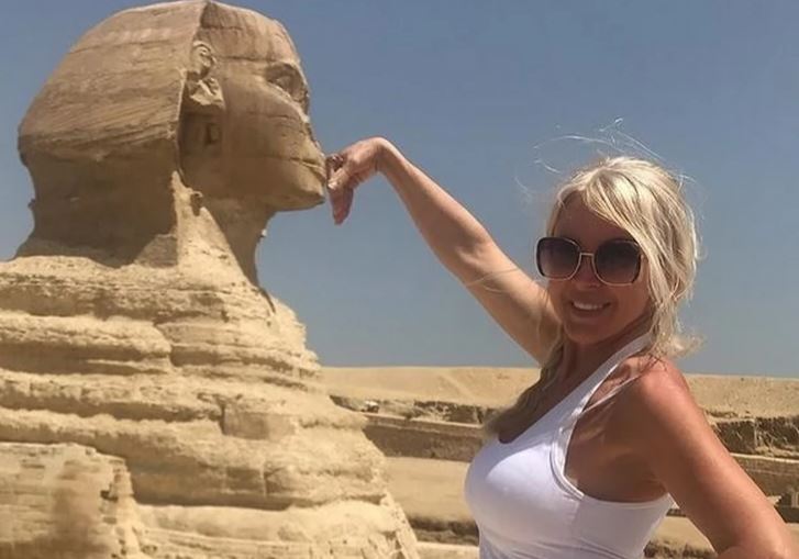 Voditeljka pokazala kako uživa u Egiptu "Ima 54 godine, a izgleda kao djevojčica" (FOTO)