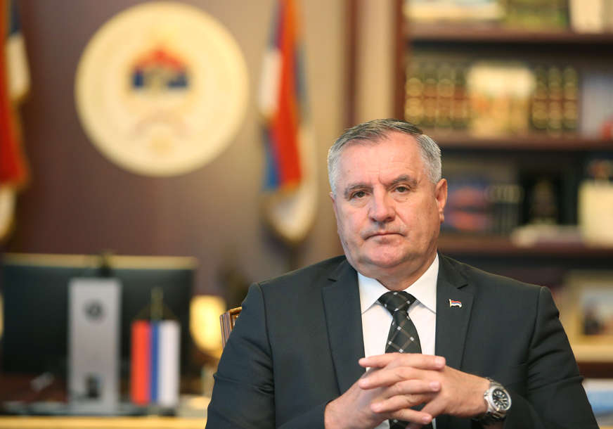 "Traže uslugu da bi završili posao" Višković tvrdi da pojedini službenici REKETIRAJU INVESTITORE