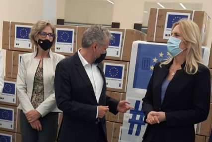 Značajna pomoć u borbi protiv korone: Satler uručio PCR testove Institutu za javno zdravstvo Srpske