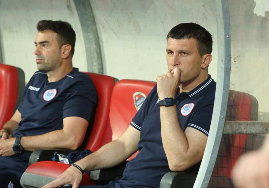 HOĆE LI IM POMOĆI Bivši trener Zrinjskog zvao sveštenika pred derbi sa Hajdukom (FOTO)