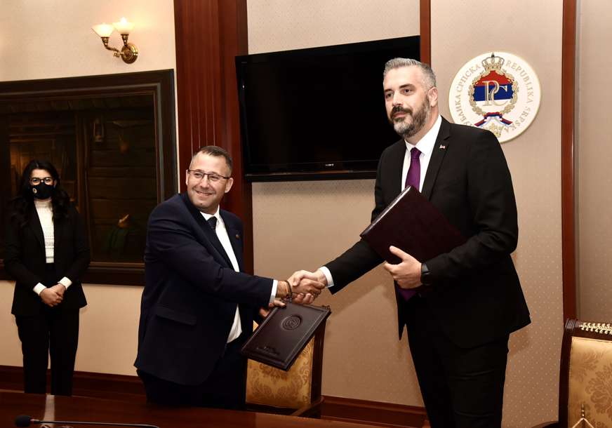 Rajčević i Šapošnik potpisali memorandum o osnivanju SAJBER AKADEMIJE (FOTO)