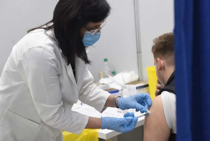 "Imunizacija jedini izlaz iz ove situacije" Minić rekao da je u Beogradu vakcinisano oko 10.000 studenata