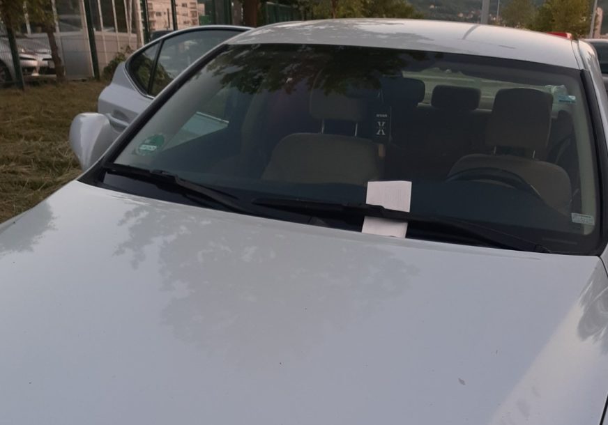 POLICAJCI "ČESTITALI" KOVAČEVIĆU Golman Sarajeva dobio kaznu za nepropisno parkiranje