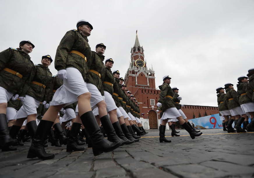 DAN POBJEDE U Moskvi  SPEKTAKULARNA vojna parada sa čak 12.000 vojnika (VIDEO, FOTO)
