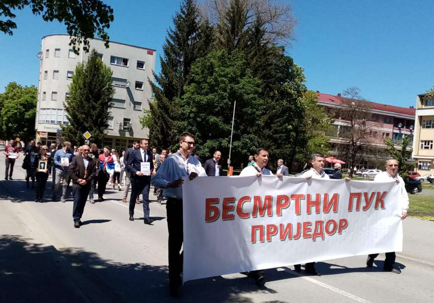 Marš "Besmrtnog puka" u Prijedoru "Građani Kozare i Potkozarja dali velike žrtve"