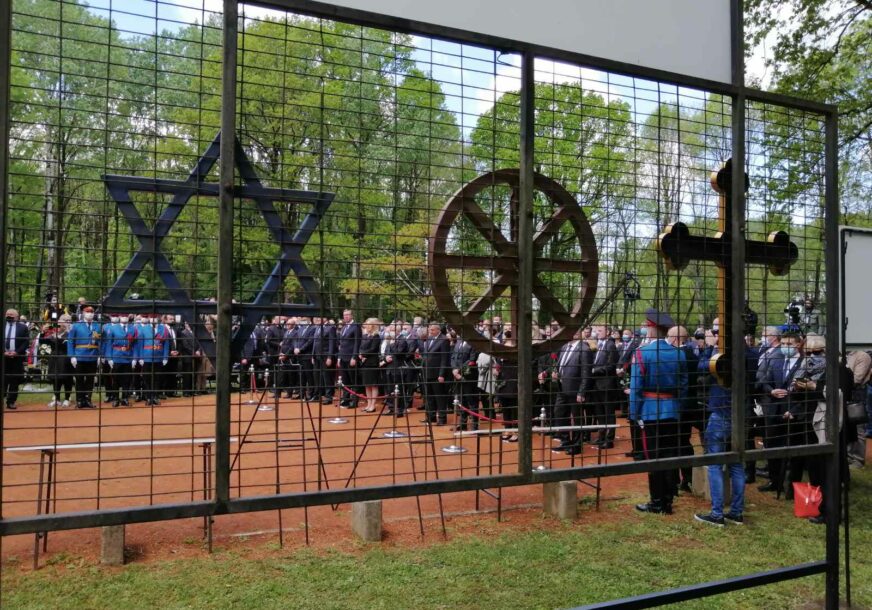 SJEĆANJE NA STRADANJE U Donjoj Gradini pomen žrtvama sistema logora Jasenovac (FOTO, VIDEO)