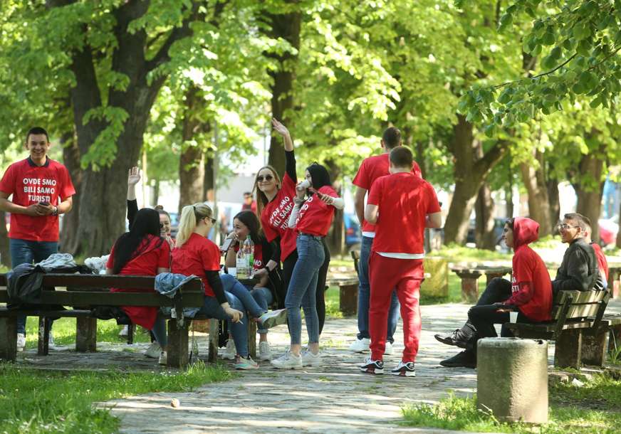 Maturanti završili sa časovima: Srpskainfo PROVJERAVA do kada ostali đaci idu u školu
