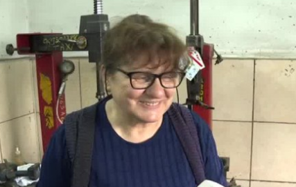 VRIJEDNA VULKANIZERKA Sa pajserom i klještima Jagoda radi duže od tri decenije