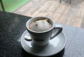 Novi trend na pomolu: U lokalima donose kafu BEZ VODE, a ako je tražite pripremite se na ovaj ODGOVOR