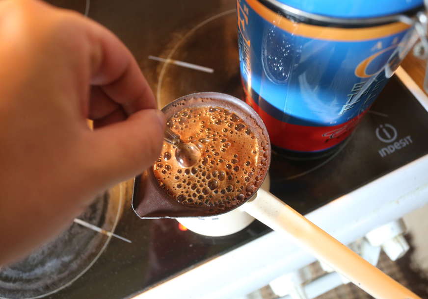Ovu su najčešće greške: Uobičajene navike koje čine vašu dnevnu šoljicu kafe nezdravom