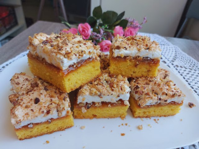 JEDAN OD NAJLJEPŠIH Starinski kolač sa džemom