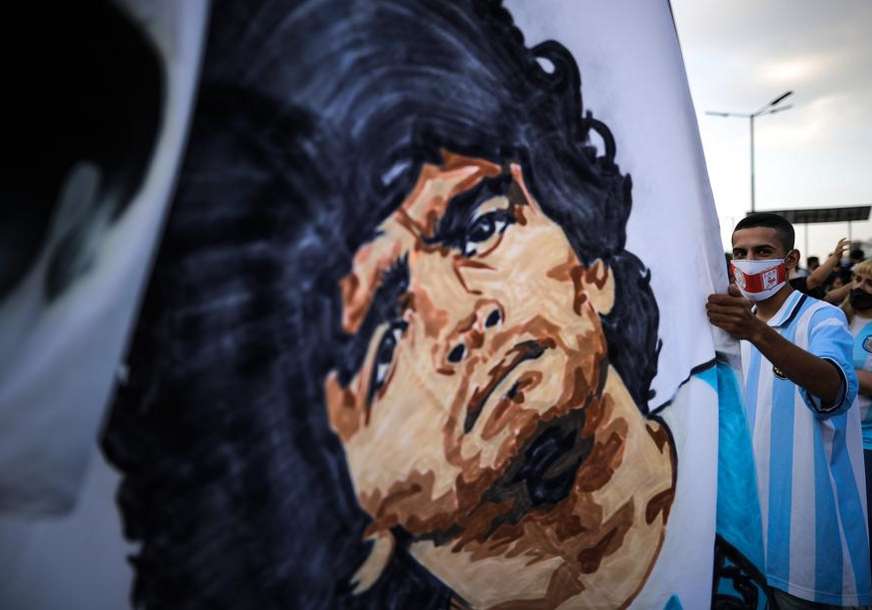 "Sin mi je preminuo, a onda se pojavio Maradona..." Argentinac kroz suze otkrio šta nije mogao da zaboravi velikom Dijegu (VIDEO)