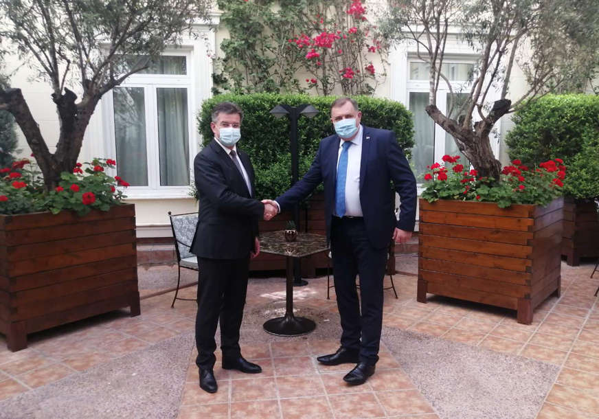 Sastali se Dodik i Lajčak: Teme susreta politička i ekonomska situacija u BiH (FOTO)