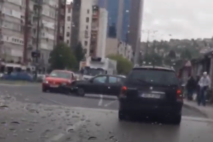 Saobraćajna nesreća u Sarajevu: U Sudaru povrijeđene tri osobe (VIDEO)