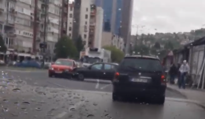 Saobraćajna nesreća u Sarajevu: U Sudaru povrijeđene tri osobe (VIDEO)