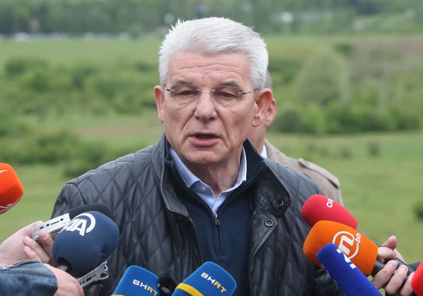 Džaferović u Vukovaru o "velikosrpskoj agresiji": Žrtve zaslužuju poštovanje i pravdu, a zločinci kaznu