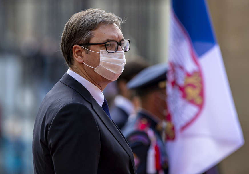 Vučić na Instagramu koristi dva naloga, a prati samo jednog političara iz BiH