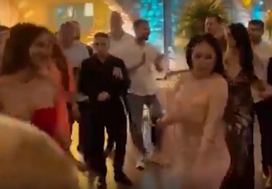 Ceca i Anastasija zaplesale za Željkov prvi rođendan: Folk zvijezda uzela mikrofon i zapalila masu najvećim hitom (VIDEO)