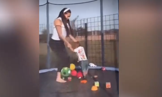 Ceca skakuće sa unukom na trambolini: Anastasija zabilježila zanimljive porodične momente (VIDEO)
