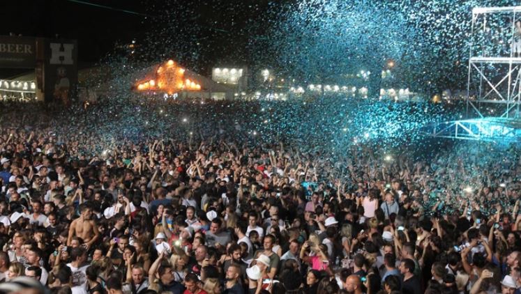 Počela masovna okupljanja: U Engleskoj u toku veliki muzički festival, PRVI OD POČETKA pandemije