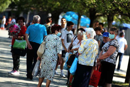 Produžen rok: Penzioneri zahtjeve za besplatne karte za prevoz mogu da predaju do 30. avgusta