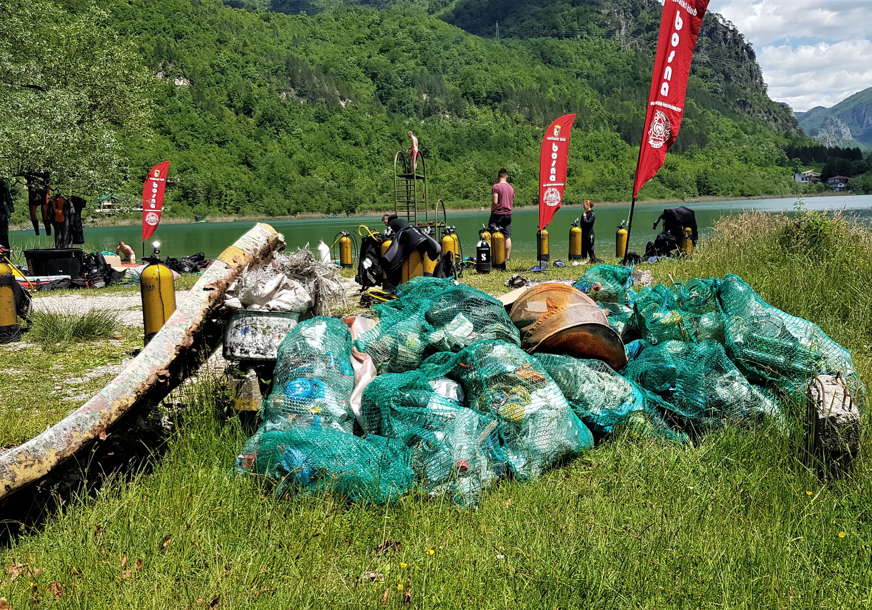 "Zajedno za čiste vode BiH" Zahvaljujući Henkelovom projektu Boračko jezero je ponovo očišćeno od smeća