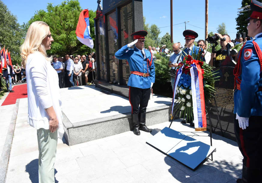 Obilježavanje 29 godina od operacije "Koridor" : Položeni vijenci na spomenik stradalim vojnicima