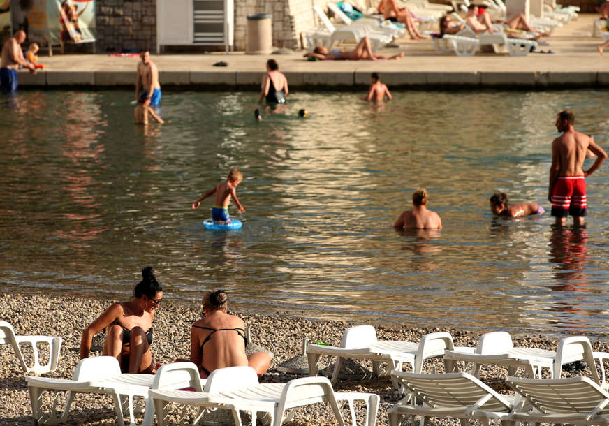 Najviše dolaze domaći gosti, ali stranci ostaju duže: Turistički radnici zadovoljni ljetnom sezonom u Neumu