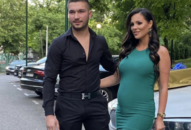 "Jako su vrijedni, ljudi ih obožavaju" Mirko Šijan i Bojana zarađuju abnormalnu cifru na pijaci, evo šta još prodaju pored pilića
