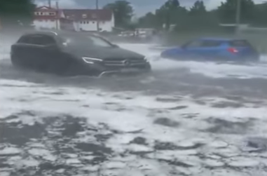 JAKI VJETROVI I GRAD Oluja poplavila puteve u dijelu Njemačke, najgore u Štutgartu (VIDEO)