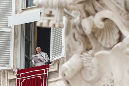 ZDRAVSTVENI PROBLEMI Papa Franjo primljen u rimsku bolnicu, očekuje ga operacija