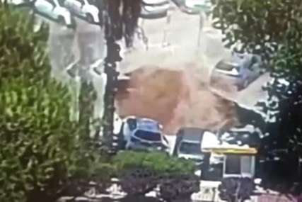 PROGUTALA NEKOLIKO AUTOMOBILA Ogromna rupa otvorila se na parkingu u Jerusalimu (VIDEO)