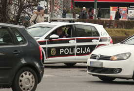 TEŠKA SAOBRAĆAJKA Policija i Hitna pomoć na terenu, 2 automobila UNIŠTENA