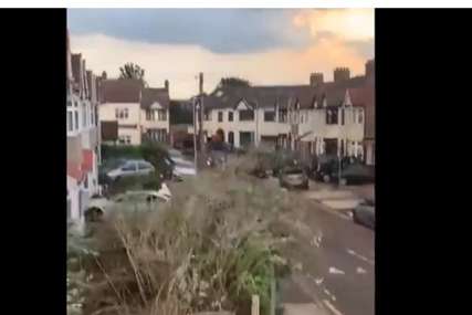 Nosio drveće, prevrtao automobile: Tornado četvrti put u Evropi za dva mjeseca, poslije Češke snažan vjetar i u Londonu (VIDEO)