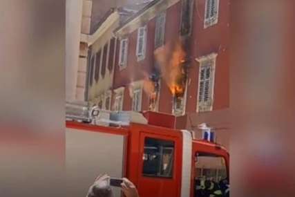"JUTROS SMO IMALI STAN" Stanari zgrade u centru Zadra očajni, požar im za tren oka "progutao" krov nad glavom