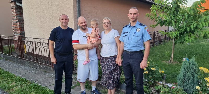 POLICAJCI POKAZALI VELIKO SRCE Odigrali humanitarnu utakmicu za pomoć trogodišnjoj djevojčici iz Modriče