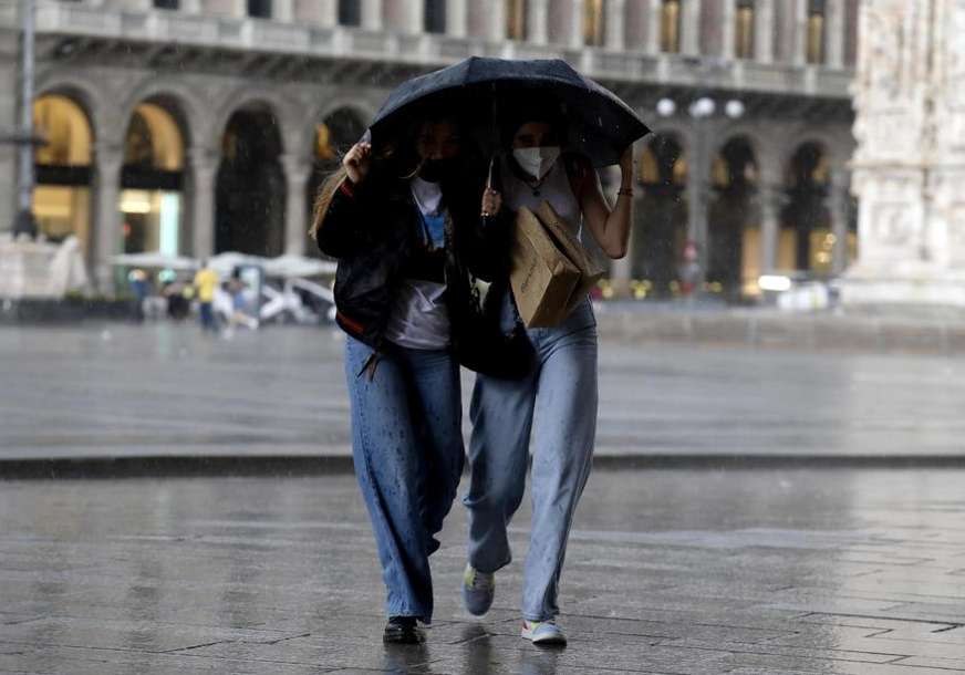Raste strah zbog delta soja korone: U Italiji od sutra bez maski na otvorenom