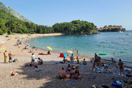 Cijene smještaja u Crnoj Gori od 8 do 50 evra: Na nekim plažama skuplje ležaljke nego da iznajmite apartman