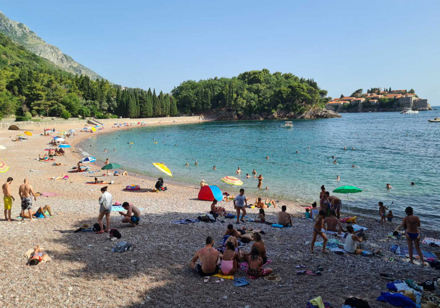 Crna Gora uvodi novo pravilo: Od 1. septembra nema besplatnog PCR testiranja turista