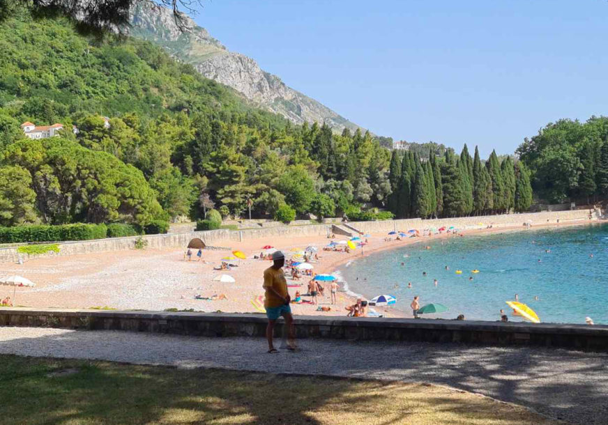 Abazović o lošoj sezoni u Crnoj Gori  "Cijene kao na Azurnoj obali, voda je 4 evra"