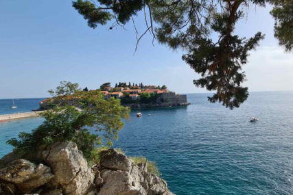 Iako dijele isto more, cijene nisu baš tako slične: Ljetovanje u Crnoj Gori daleko jeftinije nego u Hrvatskoj