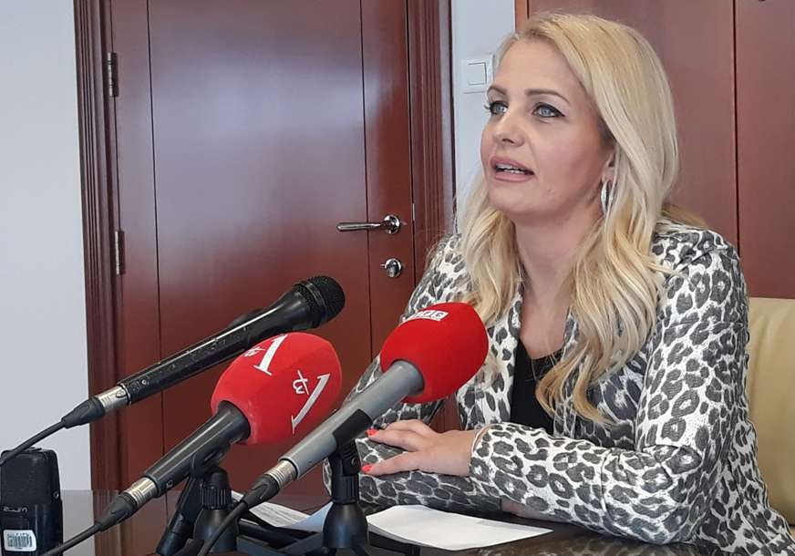 Trivićeva negira Stanivukovićeve tvrdnje “Nije podnio dokumentaciju potrebnu za izgradnju škole”
