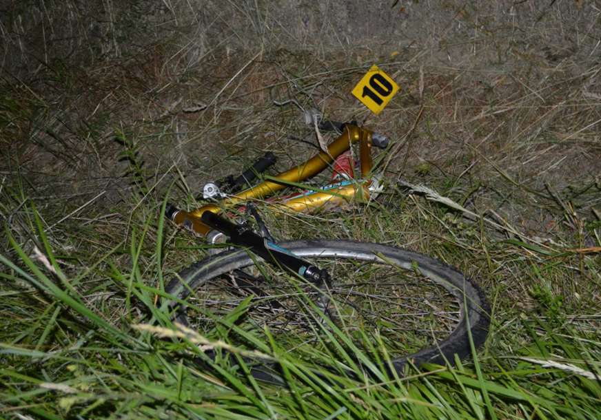 Pored puta nađen prepolovljen bicikl:  Nesrećnog dječaka mještanin odvezao u bolnicu, ali zbog povreda je ubrzo preminuo (FOTO)